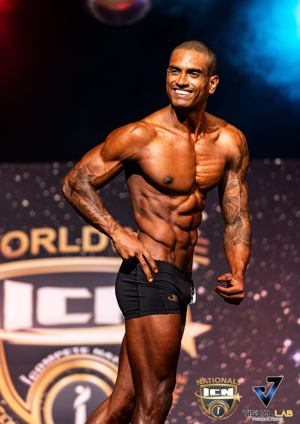 Male Bodybuilder Posing On Stage 9 – Sexy Guys with Sexy Posing Trunks |  Fitness Men